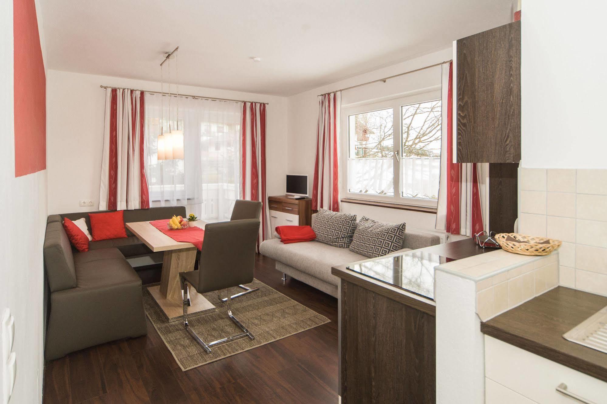 Haus Alpina Ski In & Ski Out Schladming Bagian luar foto